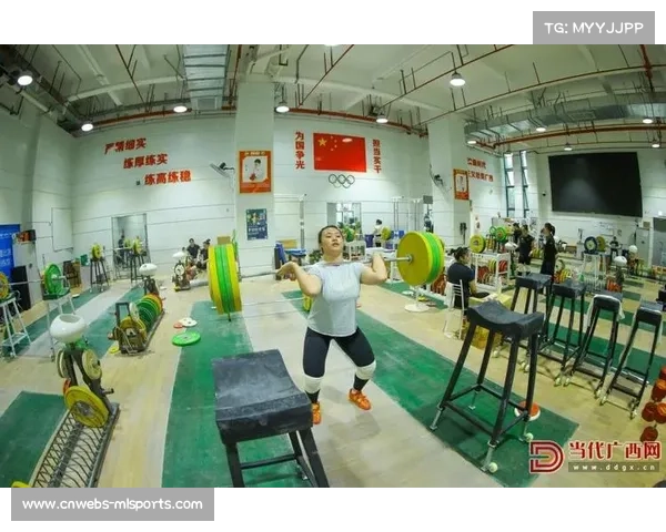 广西举重队19人获全运会席位 模拟比赛环境强化心理训练 广西举重队19人获全运会席位 模拟比赛环境强化心理训练
